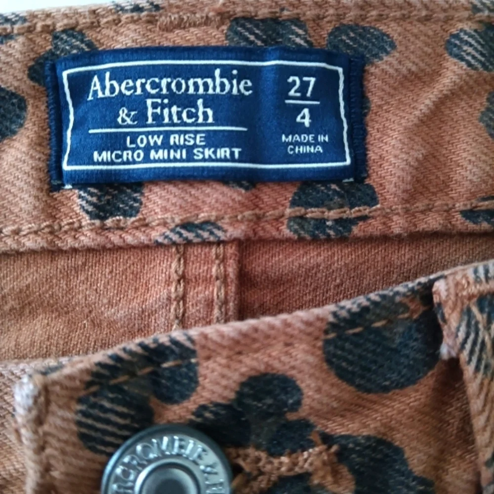 🫎 Abercrombie & Fitch Low Rise Micro Mini Skirt. Size 27/4